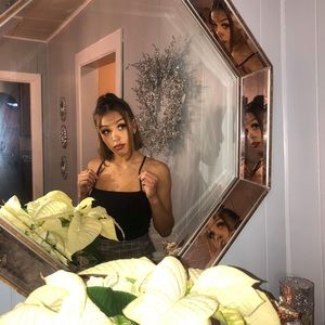 Meet your Posher, Elynia